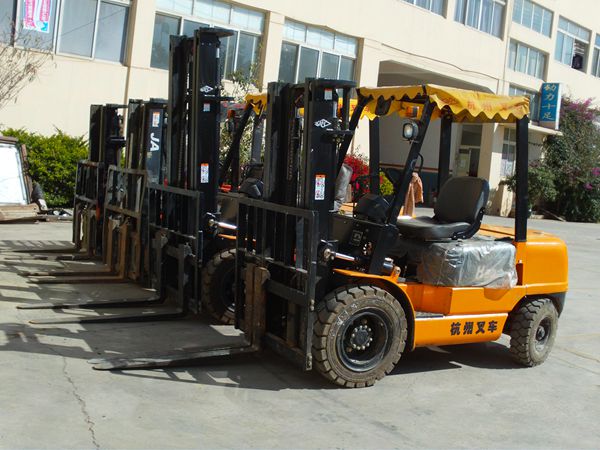 昆明團(tuán)力叉車租賃服務(wù)部 專業(yè)設(shè)備，高清細(xì)節(jié)展示