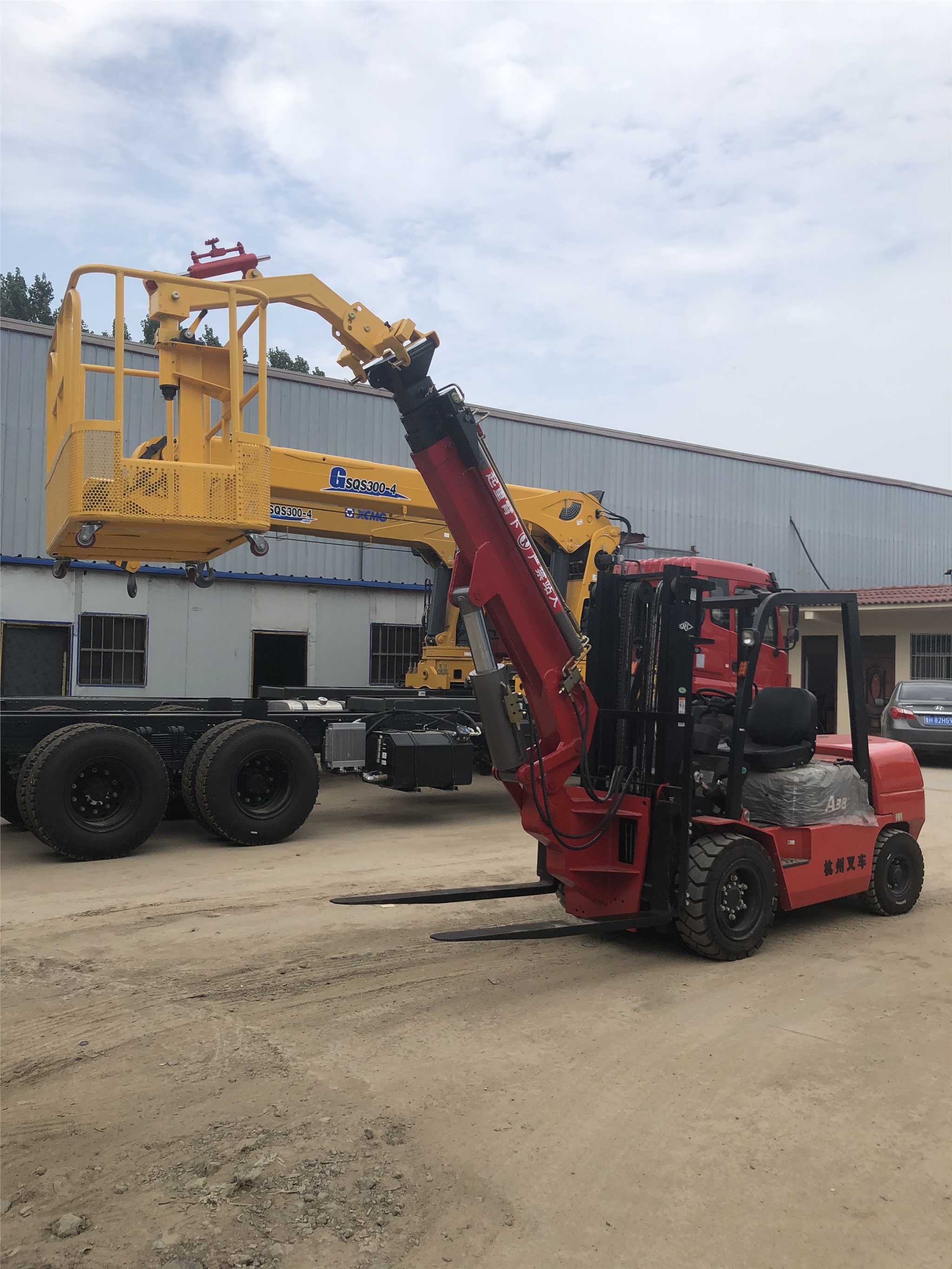 6噸與7噸叉車直臂吊、飛臂吊廠家價(jià)格解析及園林用叉車租賃指南